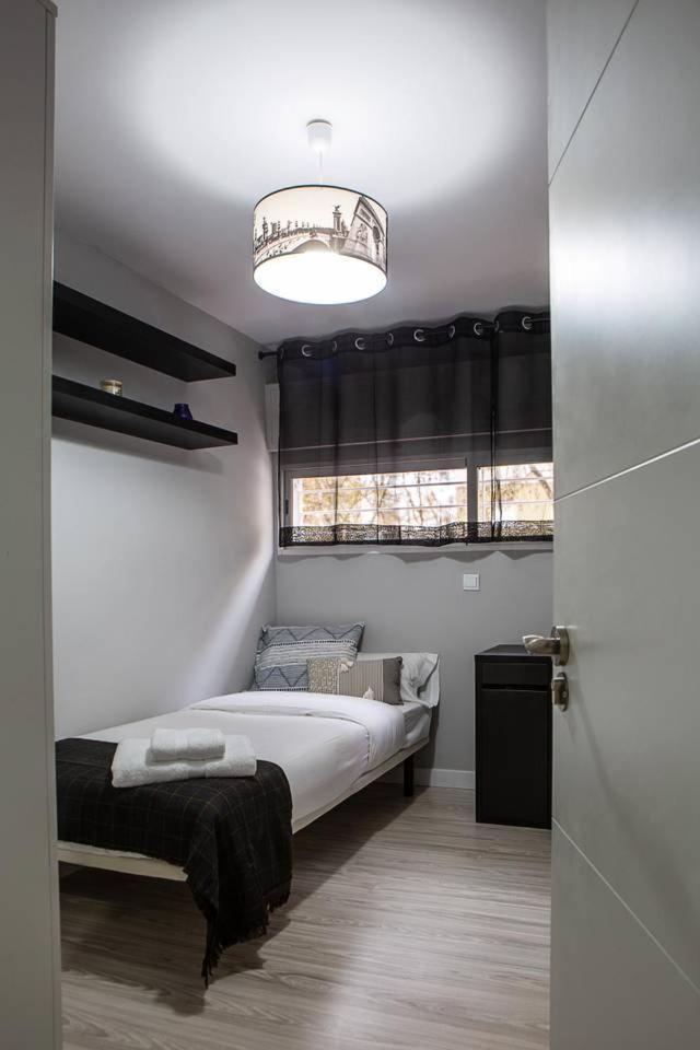 Lovely 3 Bedroom Apartment Next To Fuencarral Madrid Buitenkant foto