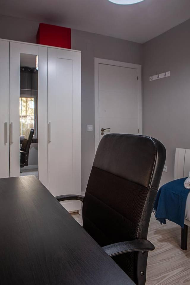 Lovely 3 Bedroom Apartment Next To Fuencarral Madrid Buitenkant foto