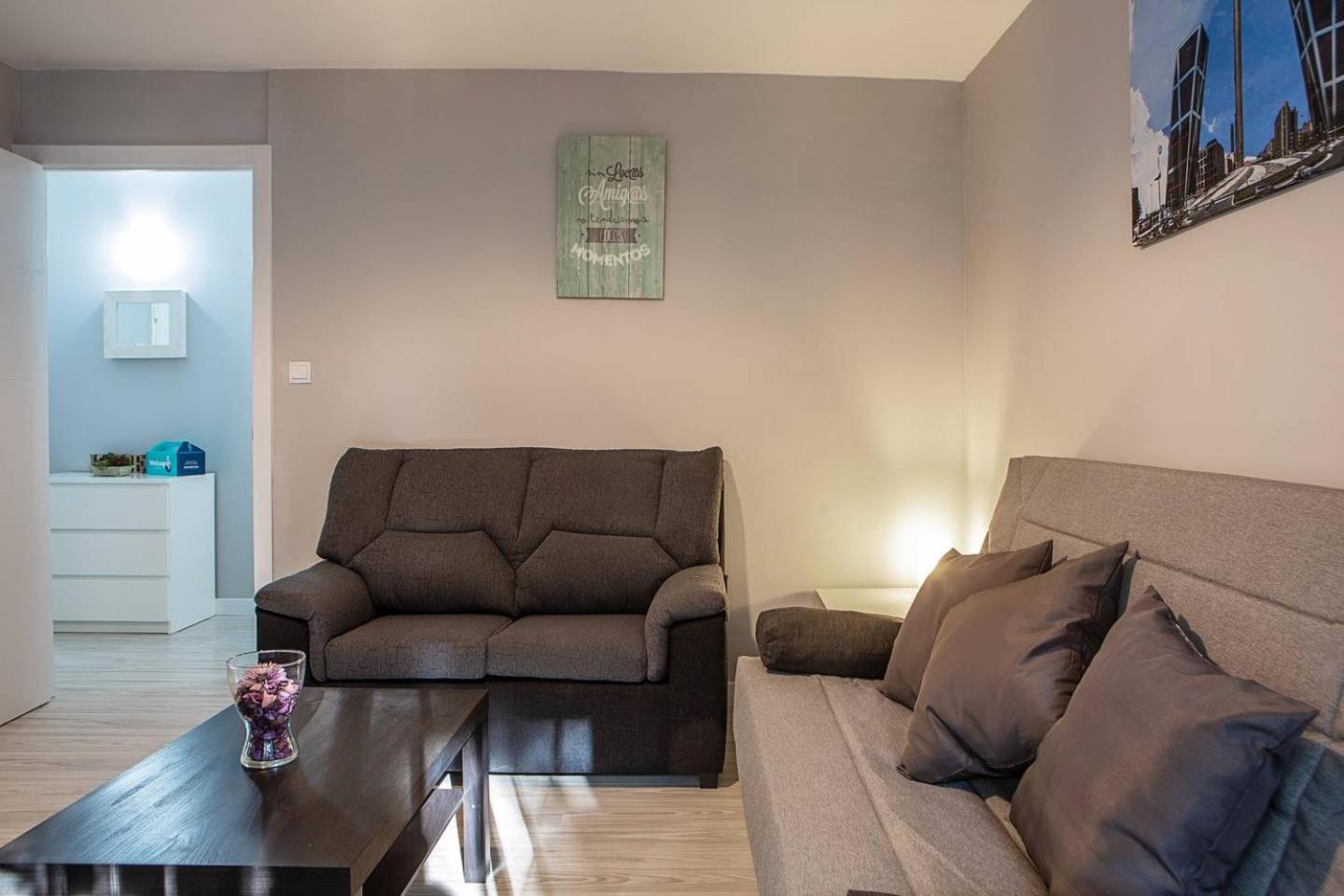 Lovely 3 Bedroom Apartment Next To Fuencarral Madrid Buitenkant foto